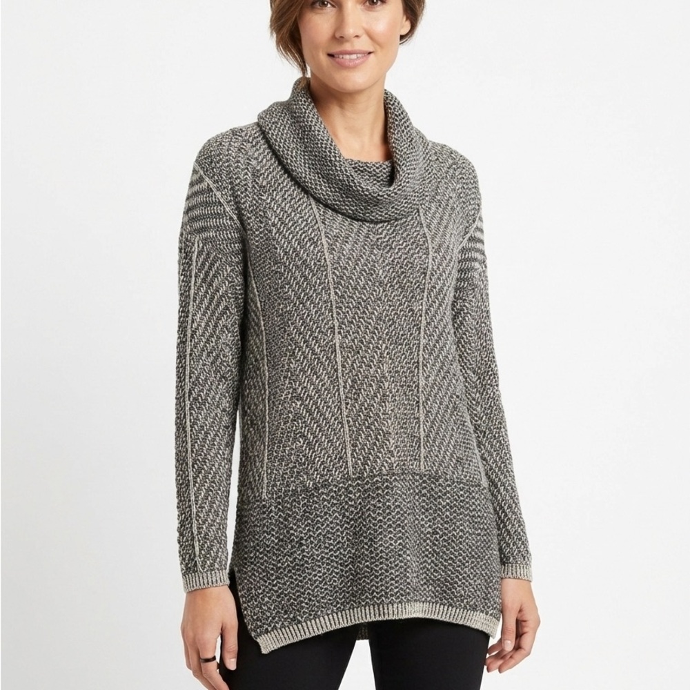 Eight Eight Eight Black/White Herringbone Cowl Neck Tunic Sweater - Size Medium